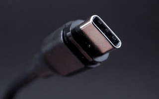 苹果产品接口现状：妙控配件转向 USB-C，部分设备仍售 Lightning 版